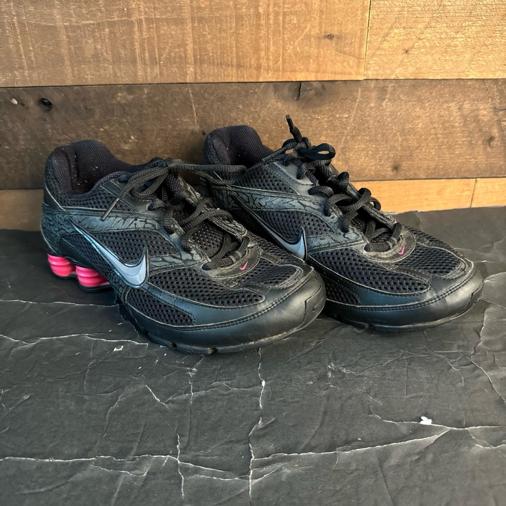 Vintage‎ Nike Shoes Shox Black And Pink Women’s Size 8.5 Athletic Trainer Y2k